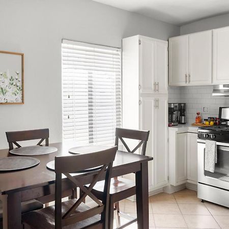 Central Phoenix Charmer Bagian luar foto